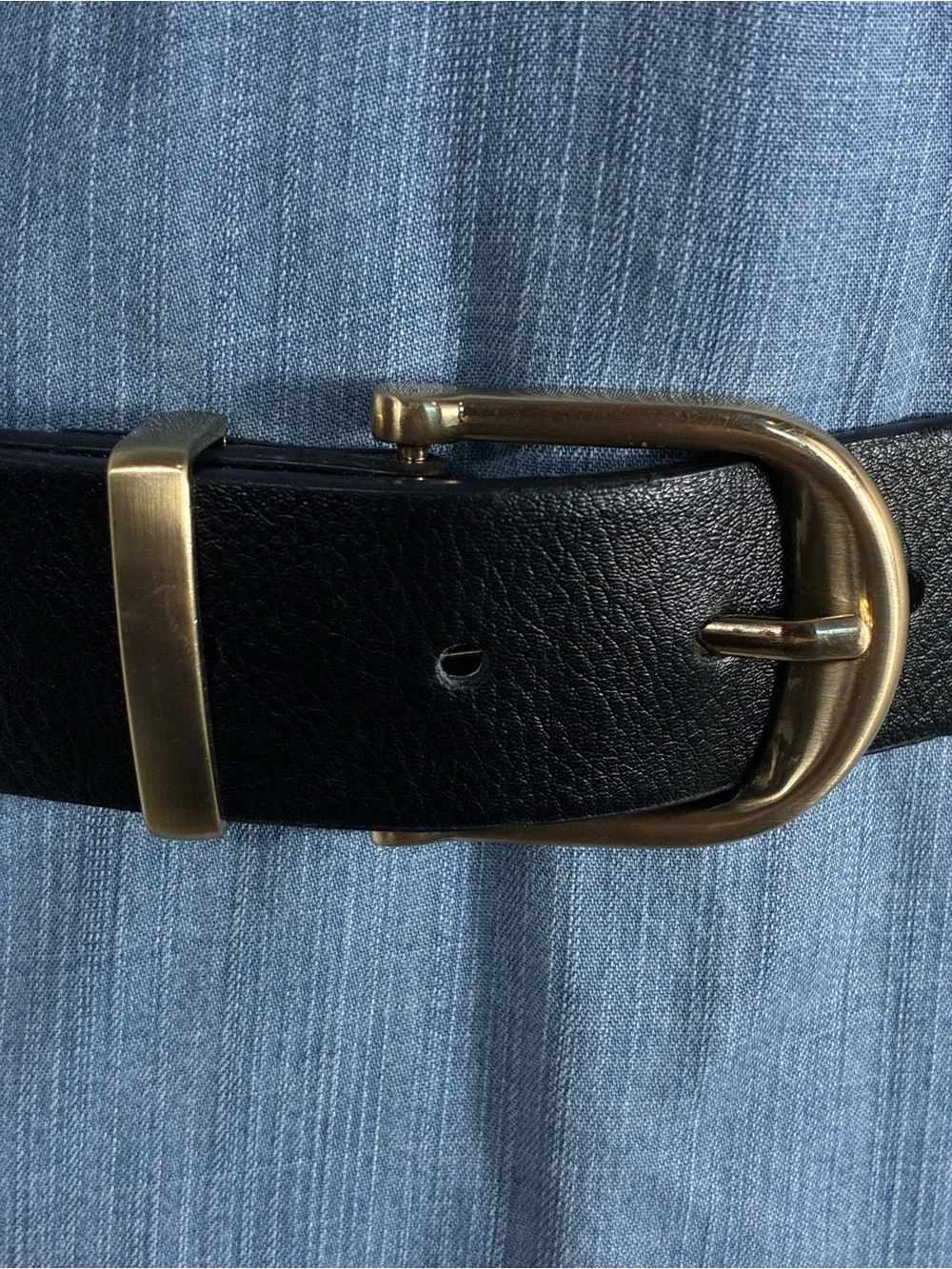 Womens belt Sz L Classic Black faux Leather gold tone buckle